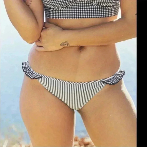 New with tags aerie seersucker gingham striped ruffle bikini bottom - Picture 6 of 6